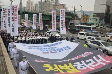 부산 강피연 1만 2천 명, 강제개종 불법 행위 알리며 거리로 나서