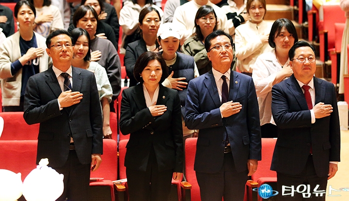 부모교육에 참석한 민경배·이금선·조원휘·이장우