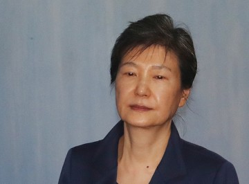검찰, 박근혜 전 대통령 징역 30년ㆍ벌금 1185억 구형