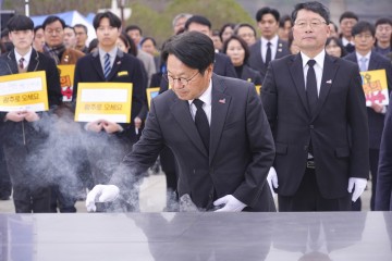 강기정 광주시장 “오월 친구들과 더 단단한 민주주의로"