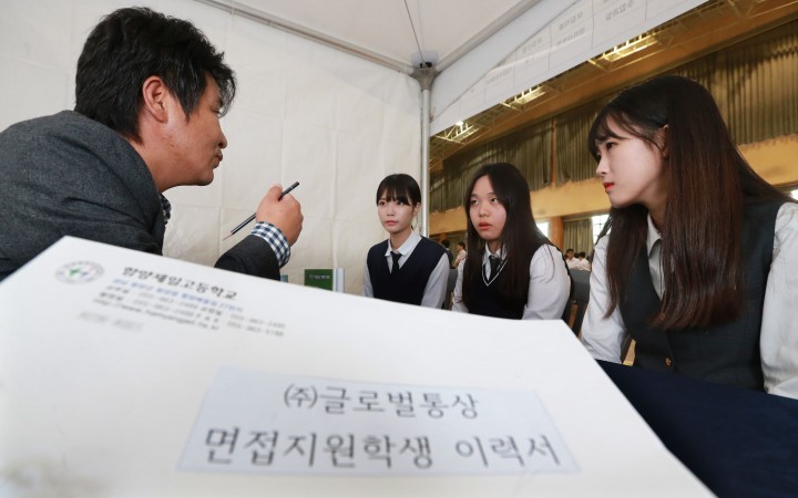 고학력 취업난속 ‘특성화고 지역인재’ 현장 채용박람회 눈길