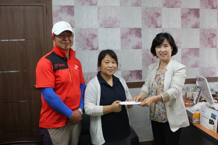 사천시 축동면 주민, 어려운 이웃돕기 물품 기탁