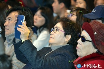 대전시의회 박정현 의원, 오늘밤은 민주주의도·기적의 새싹도 틔우는 아름다운 밤!