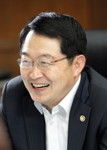 김영주 더불어민주당 최고위원, 군 장성 인사 정쟁(政爭)화 시도 사죄하라!