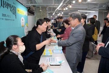 강기정 광주시장 “든든한 동반자…시민사회 강할수록 민주주의 깊어져" 