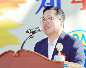 제47회 국제라이온스협회 356-B지구 친선체육대회에 참석한 이장우 대전시장