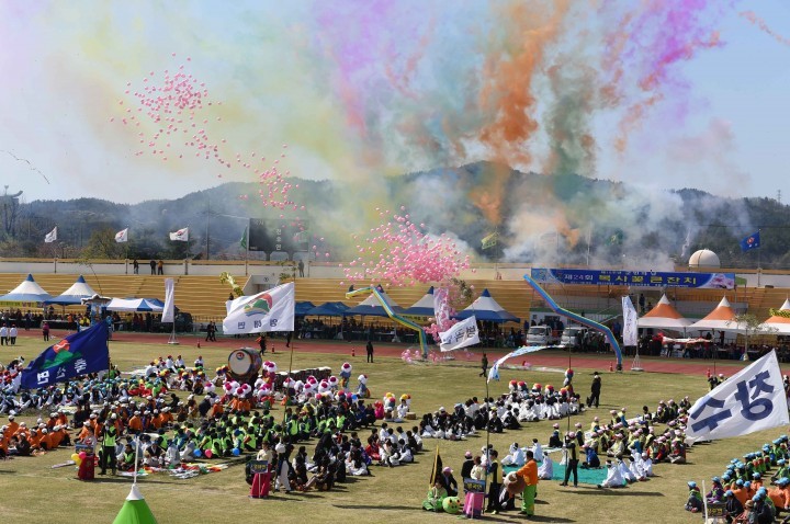영덕군 어울림의 축제 “제 24회 복사꽃큰잔치" 성황리에 폐막