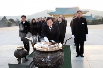설동호 대전시교육감, 대전현충원 참배