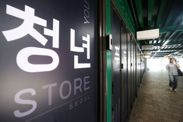 ‘반짝 추경’ 비웃은 불황… 자영업자 5년 만에 최대폭 급감