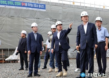 이장우 대전시장 “20년 표류 끝, 유성복합터미널 연말 완공”