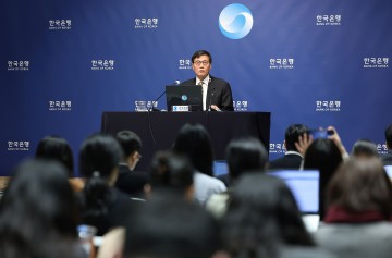 이창용 한은 총재 "스태그플레이션 우려 낮아… 중동 안정 시 환율 급락 가능성"