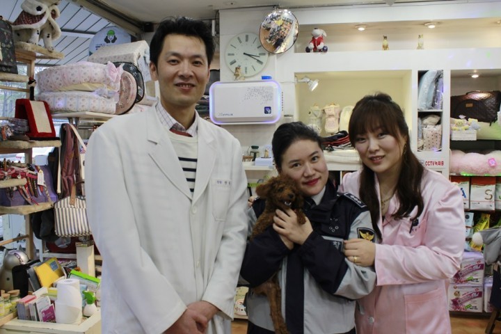 다리 골절된 유기견을 위해 발벗고 나선 여경 화제