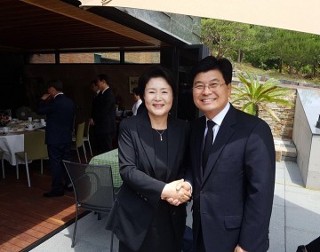 이춘희 세종시장, 고(故) 노무현 전 대통령 서거 8주기 추도식 참석
