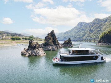 유네스코 세계지질공원 단양, 황금연휴 관광객 ‘대폭발’