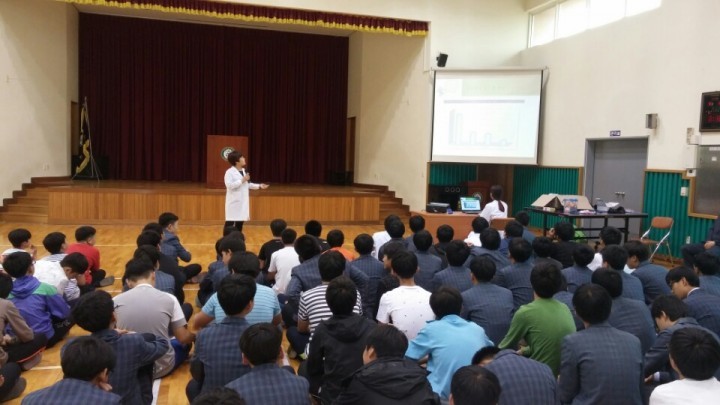 불소바니쉬 도포로 충치 예방