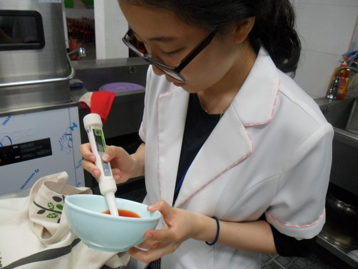 건강밥상 제공한 어린이집에 ‘저염 실천 어린이집’ 현판 제공