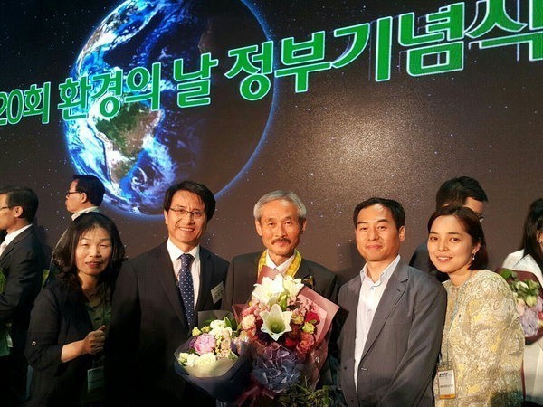 세계환경의 날 이인식교장 국민훈장 동백장수상