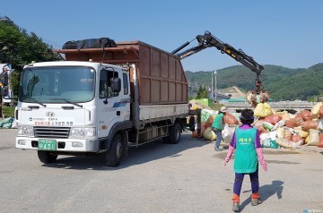 횡성 둔내 새마을부녀회 '자원재활용 농업폐기물 모으기 운동'