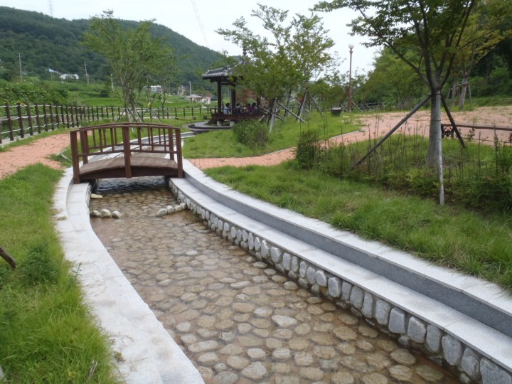 사천시 곤양면 물고뱅이 마을, 숲 명상학교 개설