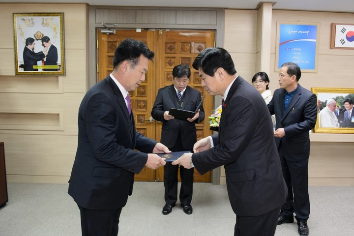 세종시, 홍순직 연서면 주민자치위원장 대통령표창수상