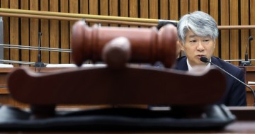 이종석 "언론사 압수수색, 기본권 침해 우려 있다면 자제해야"