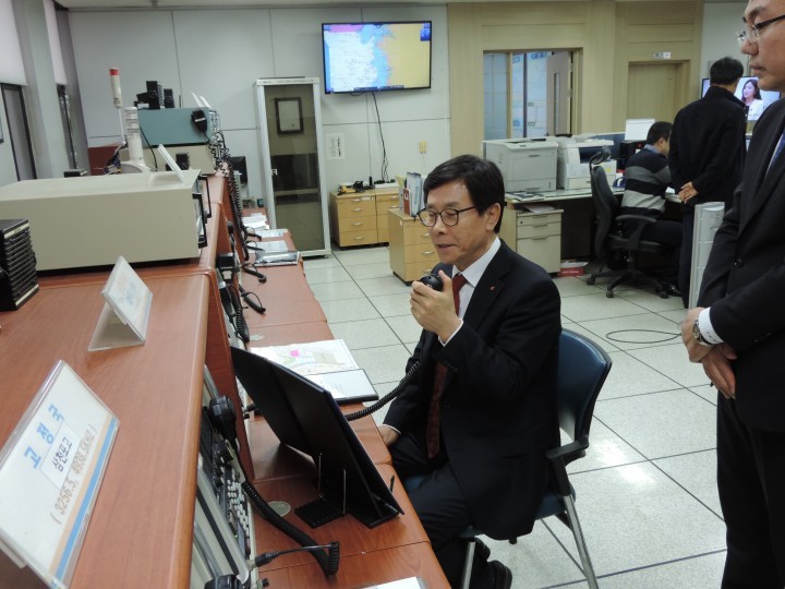 송도근 사천시장, 조업어선에 통신 신년메시지 전달