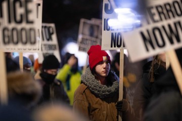 "아시안 얼굴 자체가 표적"… 美 이민 단속 칼날에 한인 사회 '공포'