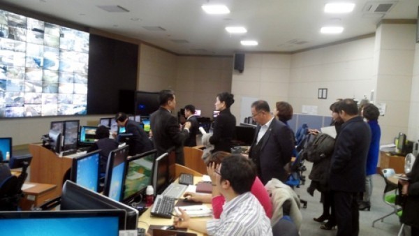 수원시의회 녹지교통위원회, 도시안전통합센터 방문