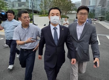 권오수 前회장 특검 출석 '도이치 주가조작' 김건희 겨누나