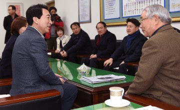 충남 어르신 찾은 박수현, 따뜻한 노인복지 실현!