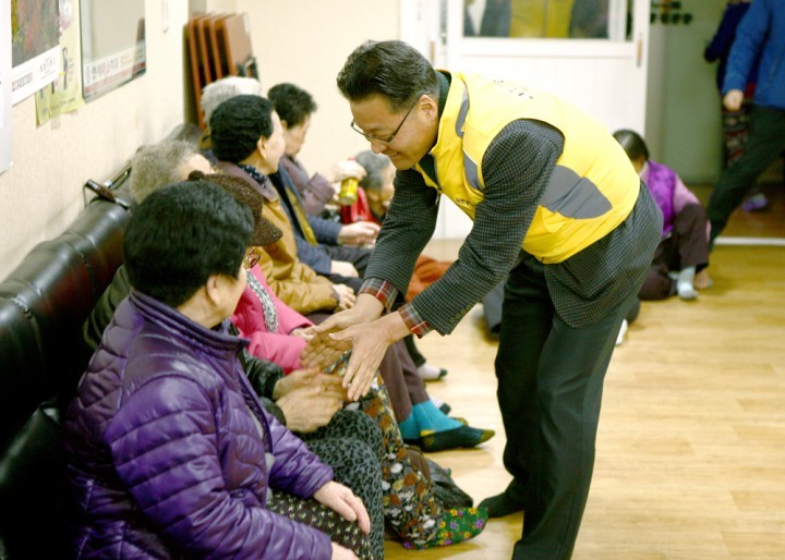 대전시의회 윤기식 의원, 설 명절맞이 ‘생명복지관’ 위문