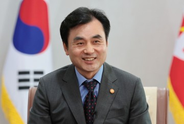 안규백 "현무-5 연말부터 실전배치…차세대 미사일도 개발 중"