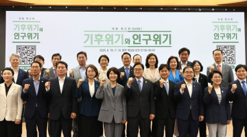 민주당 세계1위 中 풍력·태양광따라 '기후 위기(危機)' VS 트럼프 '기후위기 사기(詐欺)' 