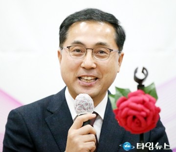 구민과 토크콘서트 하는 박희조 동구청장
