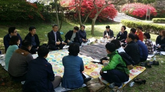 군산시 희망등대 정책토론단, 야외 도시락 토론회 ‘눈길’