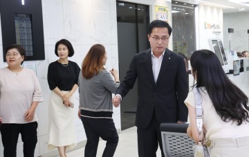 박희조 동구청장, 집단휴진일 의료진 방문해 노고 격려