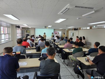충주시, 중장년 남성 위한 요리교실 ‘아재들의 부뚜막’ 운영