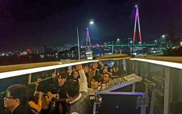 여수시, '낭만버스 시간을 달리는 버스커' 내년 기약 