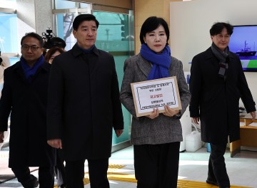 민주, '이재명 1㎝ 열상' 문자 폭탄 총리실 공무원을 고발?
