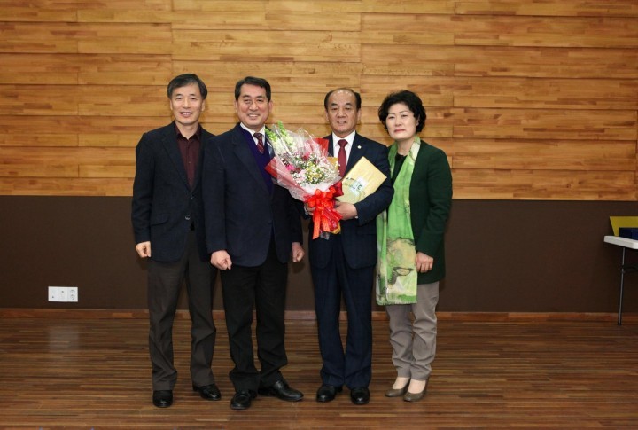 상주시의회 김태희 의회운영위원장, 한국사회복지사협회 감사패 받아 