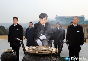 대전시의회, 새해 첫날 국립대전현충원 참배