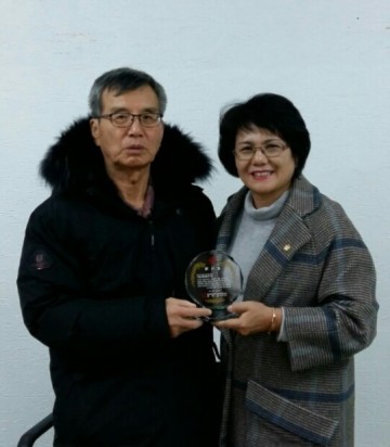 대전 중구의회 조재철 의원, 주민들로부터 감사패 받아!