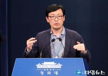 '상대적 경제위기'는 어디까지일까?... 청와대 이호승 경제수석 “현 상황을 ‘경제위기라 하는’ 경제전문가 무책임”