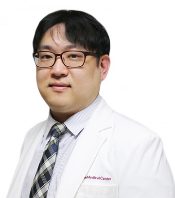 유성선병원 선동혁 정형외과 과장, 황혼 육아로 손목·무릎·허리 등 손주병 앓는 ‘할마·할빠’ 들