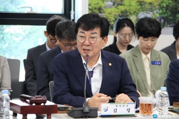 개회사를 발표하고 있는 김성 전남시장‧군수협의회장