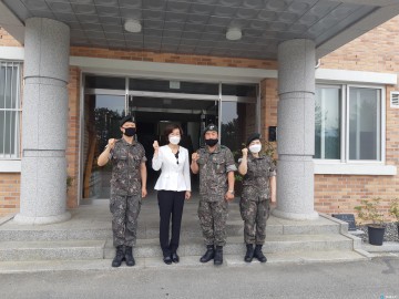 충북남부보훈지청, 호국보훈의 달 계기 국군장병 위문금 전달