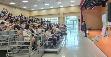 대전 대덕구 석봉도서관 ‘동화책 콘서트’ 성황…가족 관객 열띤 호응