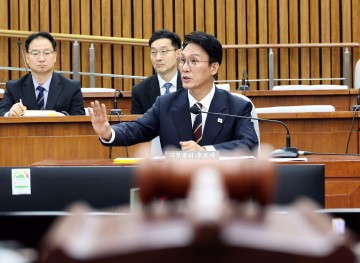"맹탕·면죄부" 공방끝 李정부 초대총리 김민석 청문회 파행종료