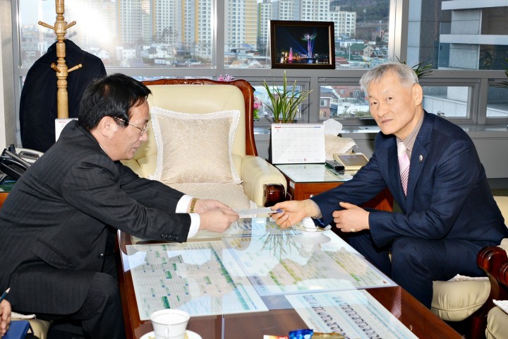 달성중학교 16회 졸업생 이상석씨이웃돕기성금 200만원 기탁