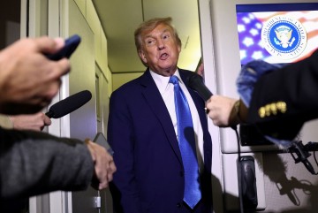 美, '對이란공격' 개입 저울질…트럼프 "이란, 무조건 항복하라"